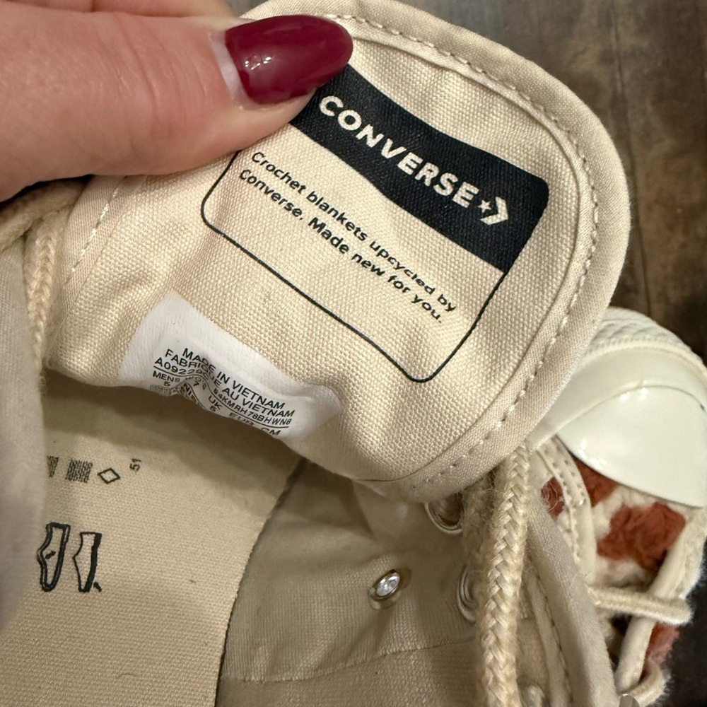 Converse Low Top Sneakers in Cream, Brown, Rust Crochet Pattern - Picture 8 of 9